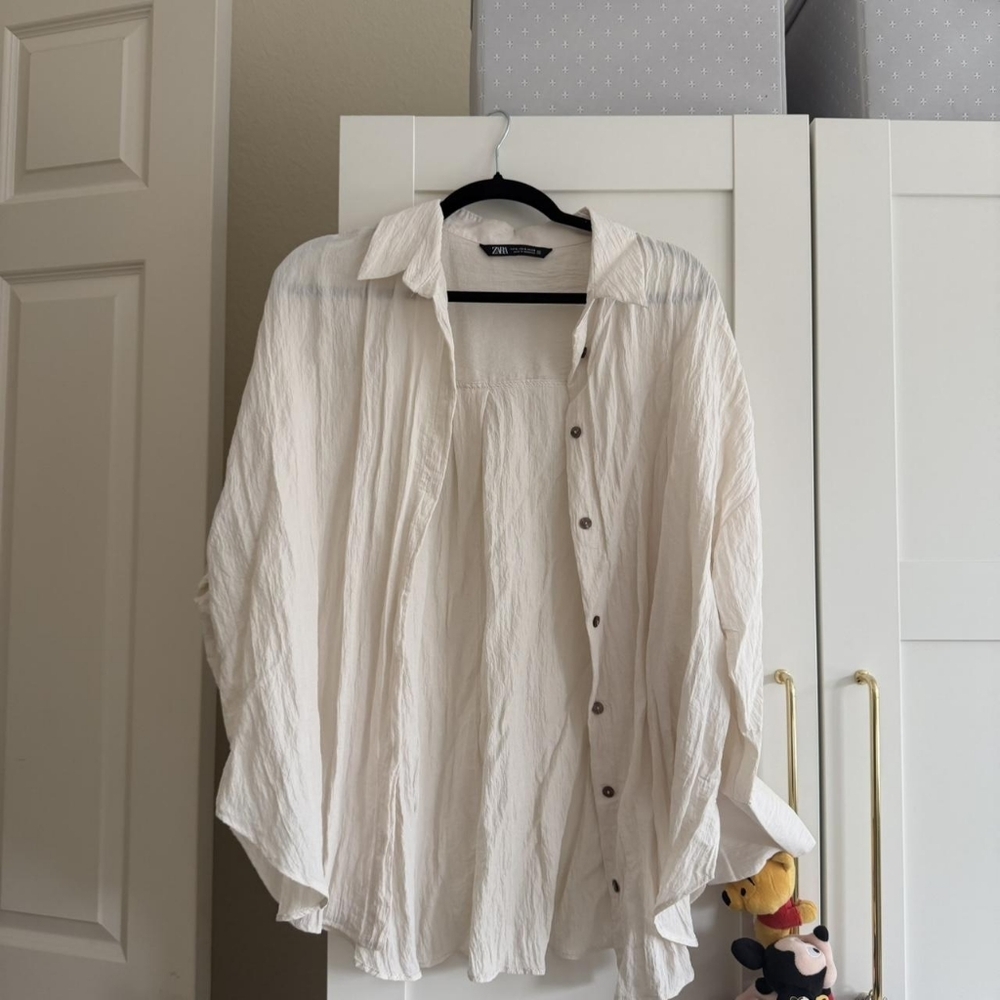 Zara Off-White Lightweight Crinkled Button-Down Shirt